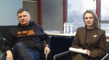 На фото зображені: Олександр Славський, Юлія Татенко